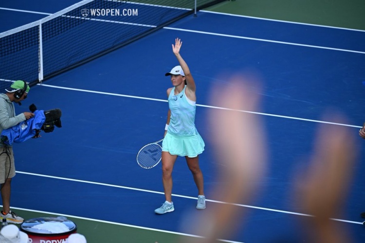 手牵制弱侧 手牵制弱侧